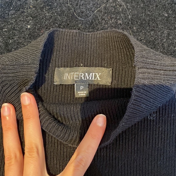 Intermix Top - Picture 2 of 3